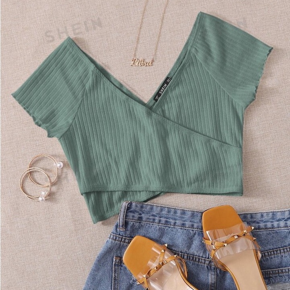 SHEIN EZwear Ribbed Crisscross Surplice Crop Top